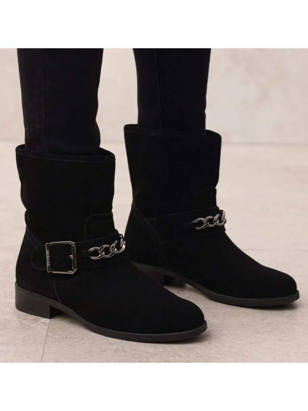 Vionic Cresent Ankle Moto Boots Size 7.5 Black Suede Leather Chain Hardware